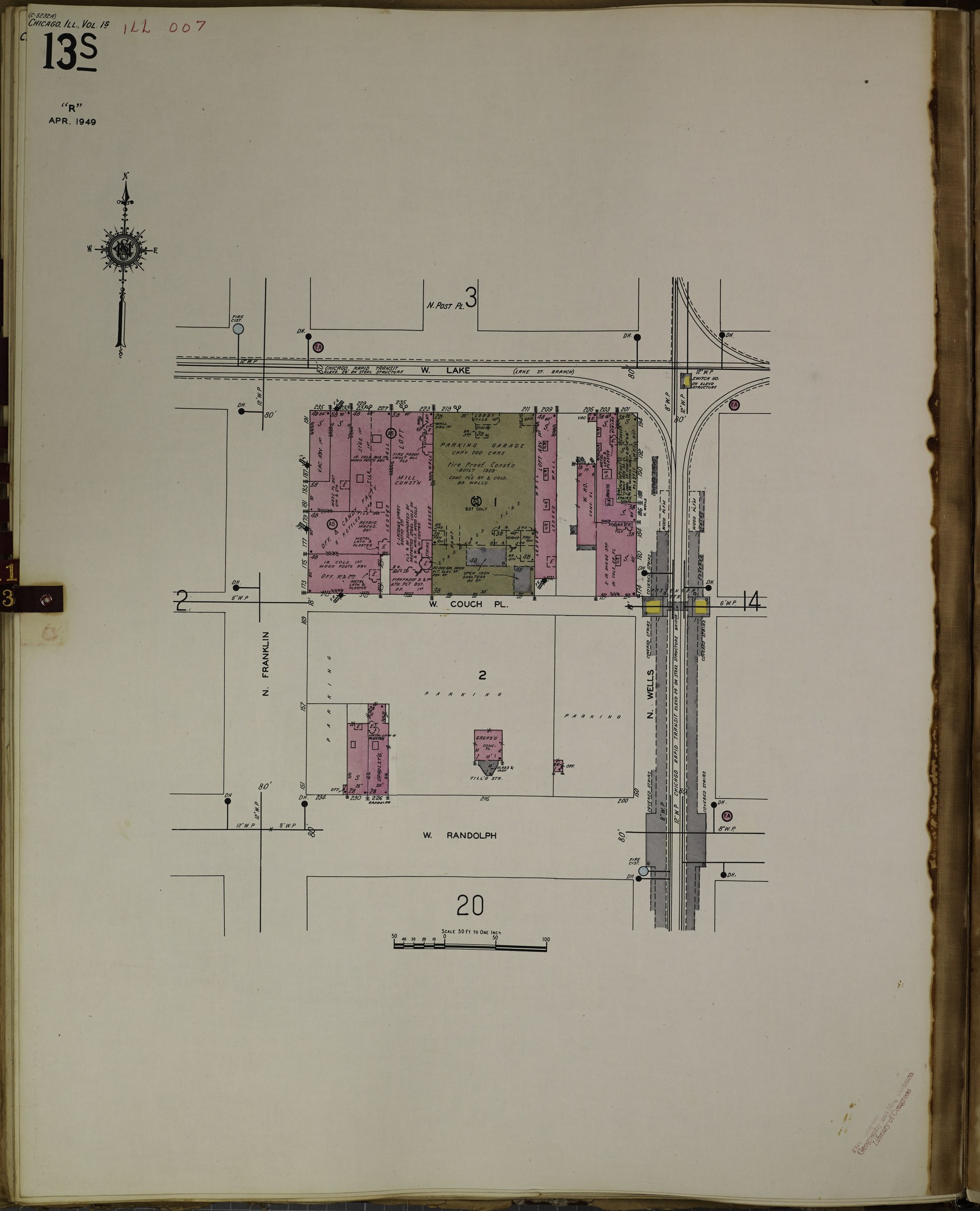 Offenes Buch mit einer detaillierten Stadtkarten-Illustration auf seinen Seiten, begleitet von Text und Plänen.