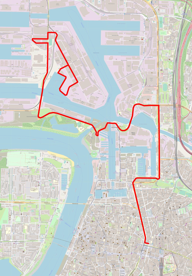 Detailierte Stadtkarte mit einer roten Linie, die die Route einer Radtour markiert.