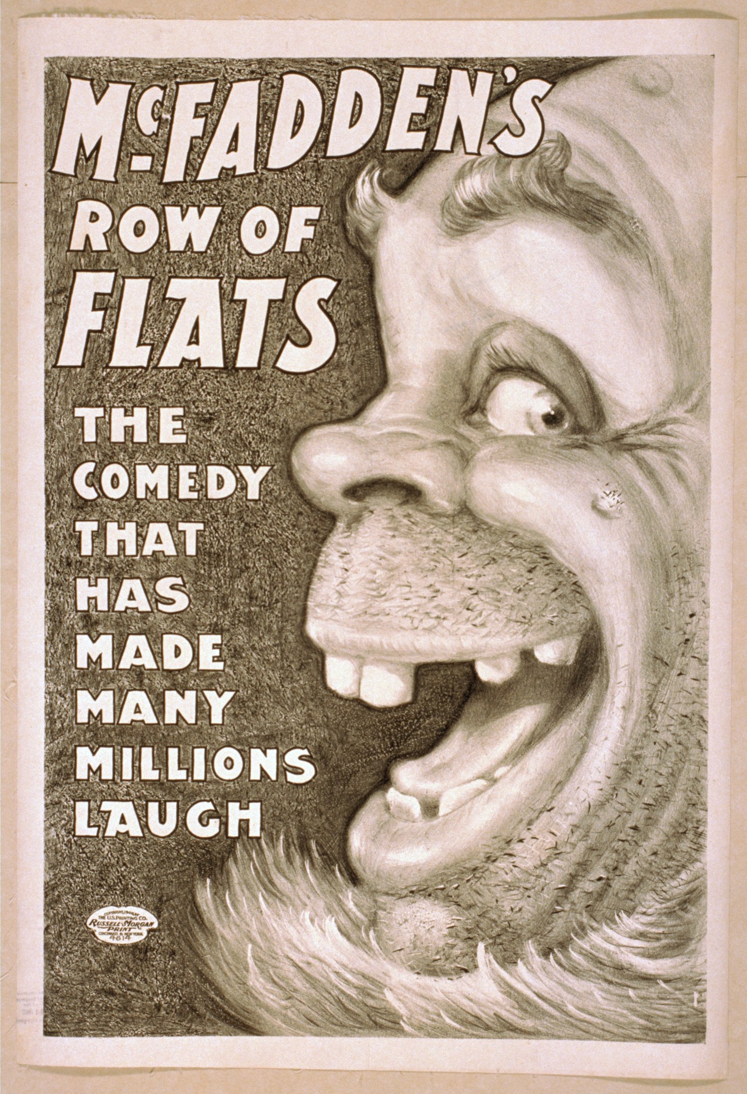 Plakat einer lachenden Person mit wilden Haaren, weit aufgerissenen Augen und einem breiten Grinsen vor einem hellgelben Hintergrund, mit dem Text 'McFadden's Row of Flats: The Comedy That Has Made Many Millions Laugh.'