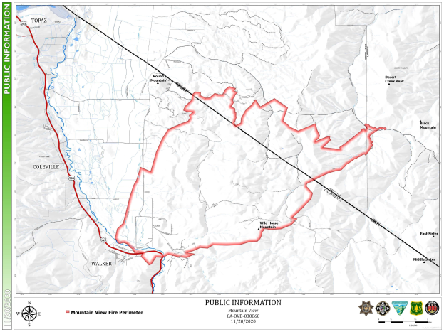 Eine detaillierte Karte eines geplanten Wanderwegs mit Markierungen, Text und Logos auf einem Plakat.