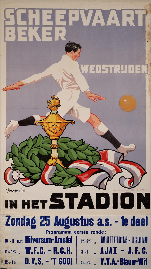 Ein Plakat, das ein Fußballspiel in den Niederlanden bewirbt, mit einer Person in einem weißen Trikot und Shorts mit entschlossener Miene, umgeben von grünen und gelben Blättern, mit dem Wort "Fußball" in fetter schwarzer Schrift, vor einem hellblauen Himmel.