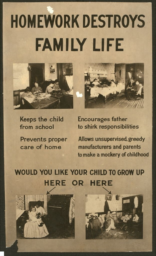 Plakat mit der Aufschrift "Hausaufgaben zerstören das Familienleben", das eine vielfältige Gruppe von Menschen zeigt, die entschlossen in die Kamera schauen.