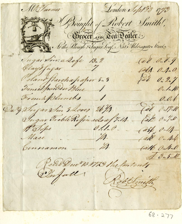 Ein gelblicher, alter Beleg mit sauberer, geschwungener Handschrift, wahrscheinlich eine Einkaufsliste von Robert Smith, neben einem Mann im Anzug und Krawatte mit ernstem Gesichtsausdruck.