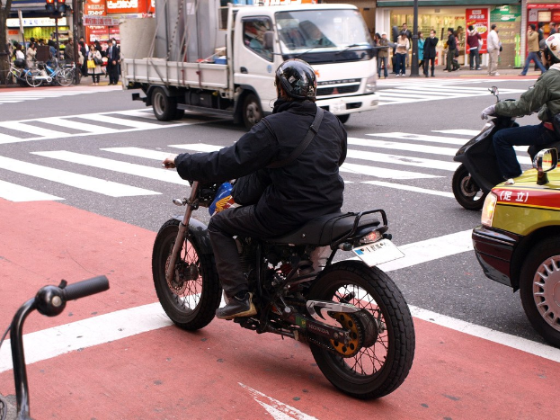 POL-DO: Vollgas bei der Motorradschau: Menschen und Maschinen im Fokus am Polizei-Stand