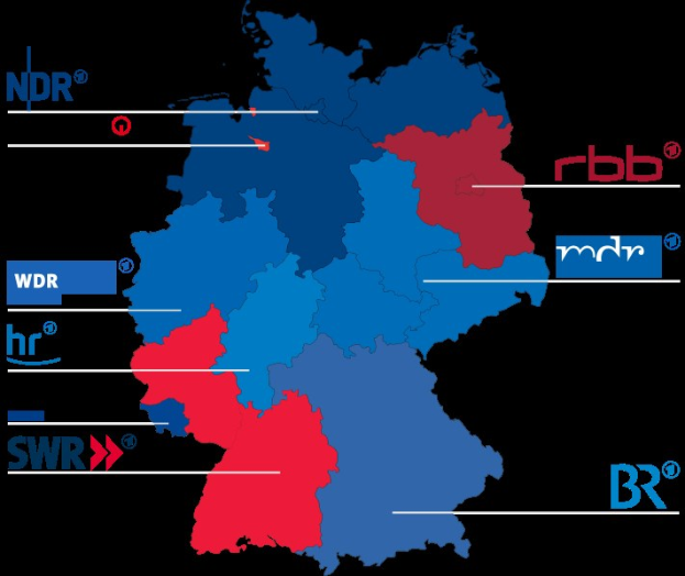 Eine Deutschlandkarte mit in rot und blau hervorgehobenen Bundesländern, die die Ergebnisse der Wahl 2016 anzeigen, einschließlich der Namen der Kandidaten und weiterer Einzelheiten zur Wahl.