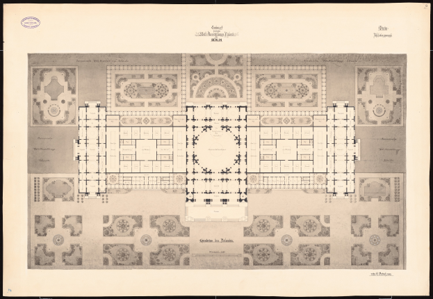 Ein detaillierter Grundriss des Erdgeschosses von Schloss Berlin mit textuellen Anmerkungen zur Gebäudestruktur.